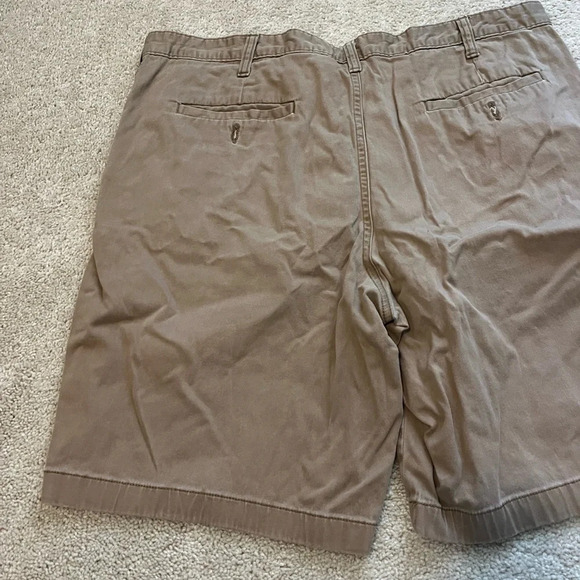 Men’s Khaki Shorts - Picture 5 of 8